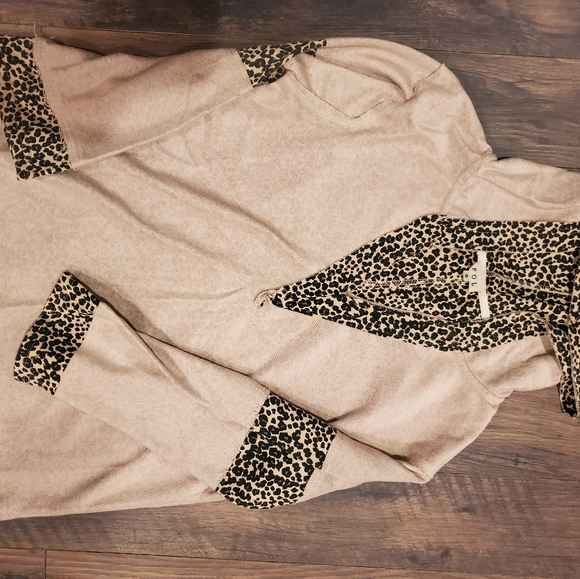 Pol Reversible hoodie - Picture 4 of 5